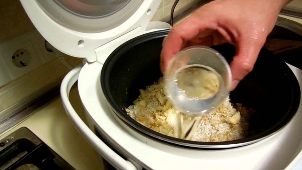 Temperatura de stingere într-un multicooker, caracteristici de stingere într-un multicooker