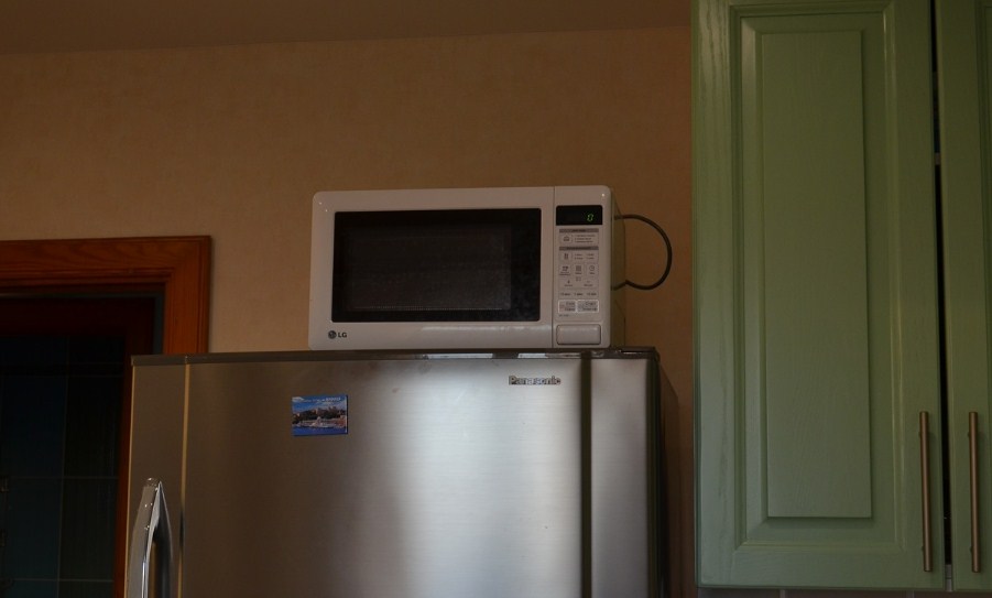 Microondas na cozinha - opções de acomodação (foto) e suporte para bricolage