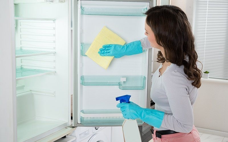 Modul de dezghețare a diferitelor tipuri de frigidere: pregătire și reguli pentru dezghețare
