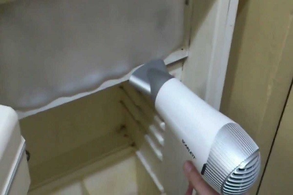 Modul de dezghețare a diferitelor tipuri de frigidere: pregătire și reguli pentru dezghețare