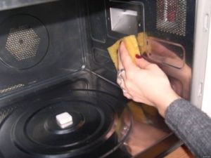 Placa cu microunde se arde - cauze și algoritm de acțiuni