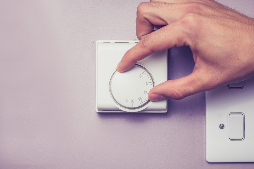 Instalarea încălzitorilor cu infraroșu și conexiunea termostatului
