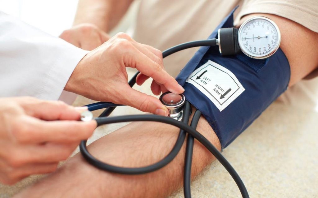 Monitor mecanic al tensiunii arteriale pentru uz casnic: clasamentul celor mai bune modele