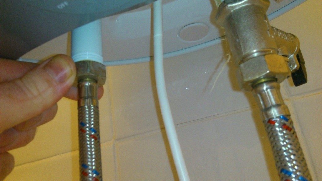 Cum să instalați și să conectați corespunzător un cazan la rețelele de alimentare cu apă și la un apartament sau o casă