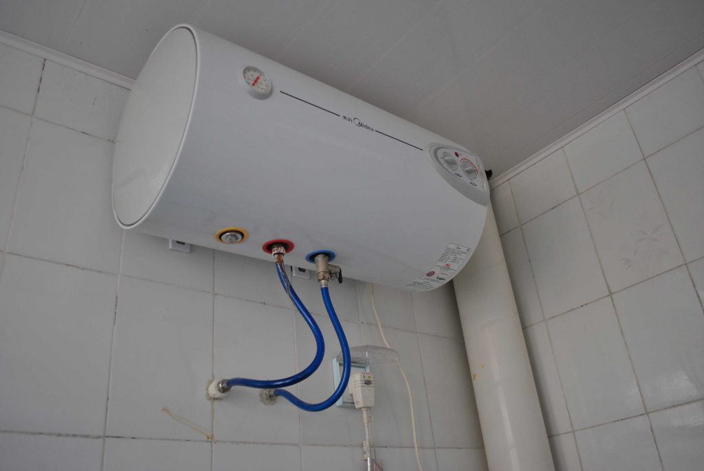 Enerģijas patēriņš kW ūdens sildītājs 50, 80, 100 litri