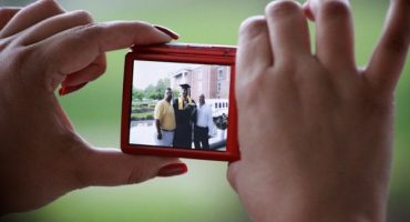 Cum să transferați fotografii și fișiere de la o cameră foto pe un computer?