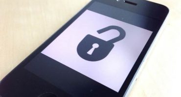 Kā atbloķēt tālruni android vai ios