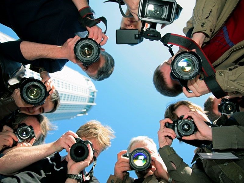 Kas ir labāks Canon vai nikon fotokamera?