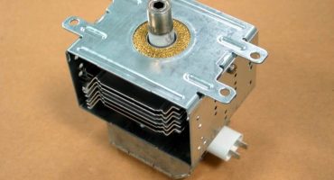 Scânteile Magnetron în cuptorul cu microunde - cum să verificați și să înlocuiți