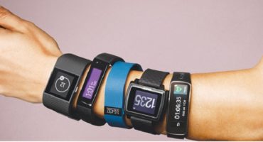 Urmăriți cu un pedometru și un contor de calorii - cum să folosiți o brățară de fitness?