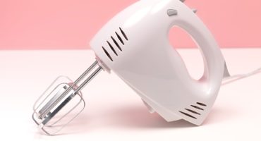 Principiul dispozitivului și modul de dezasamblare a duzei mixerului în diferite modele