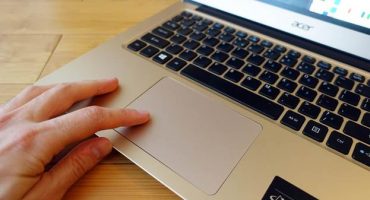 Mai multe opțiuni pentru dezactivarea touchpad-ului de pe un laptop