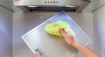 Prezentare generală: cum să curățați hota și grila de grăsime din bucătărie