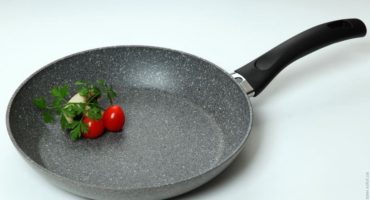 Tigaie antiaderentă - cum să o alegi pe cea potrivită
